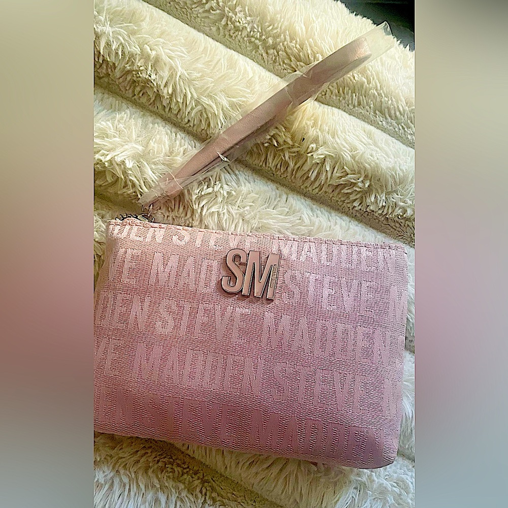 Women’s Steve Madden wristlet